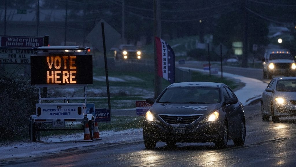 Internet InfoMedia absentee voting kicks off in maine