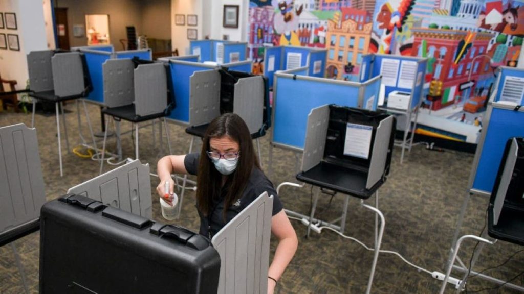 Internet InfoMedia early in person voting kicks off in oklahoma