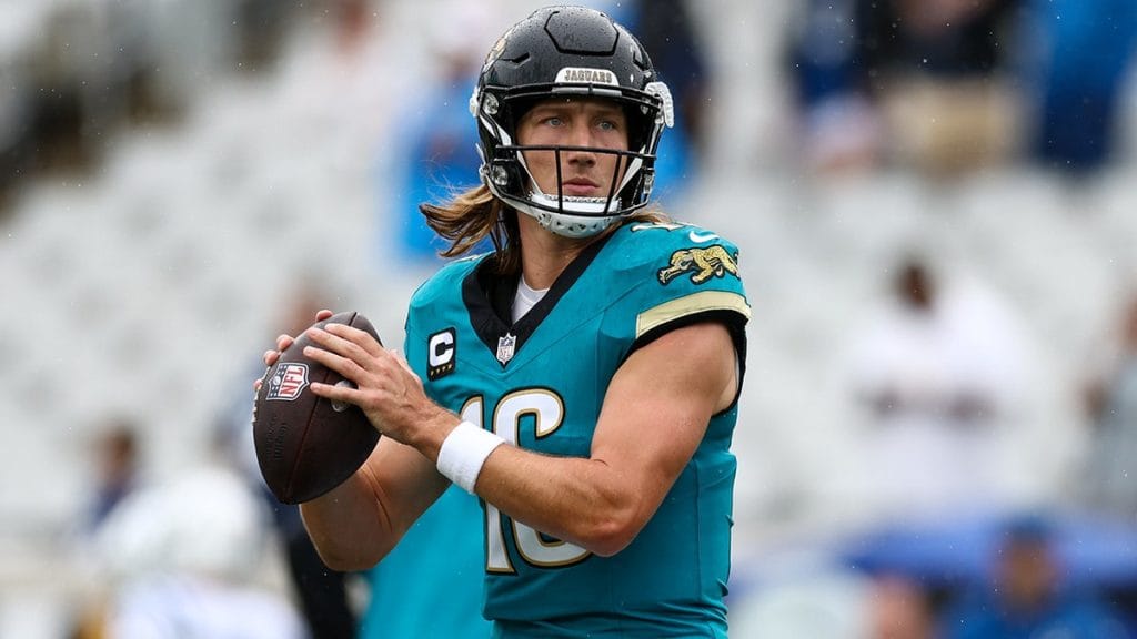 Internet InfoMedia jaguars gabe davis held back by teammates from trevor lawrence during sideline spat reports