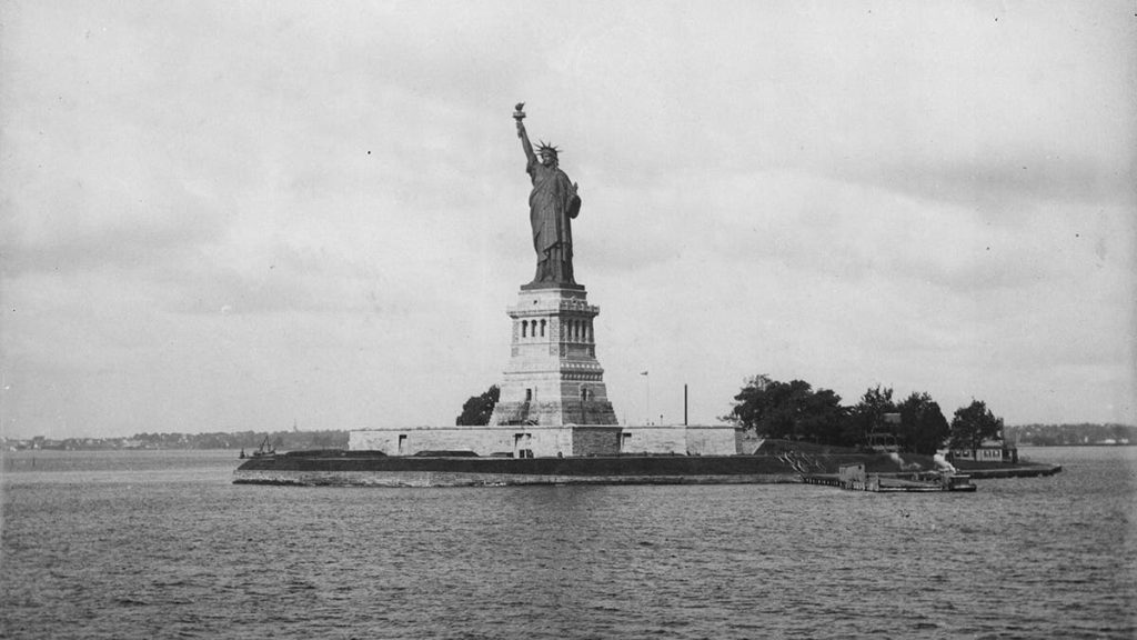 Internet InfoMedia on this day in history october 28 1886 statue of liberty is unveiled to the us