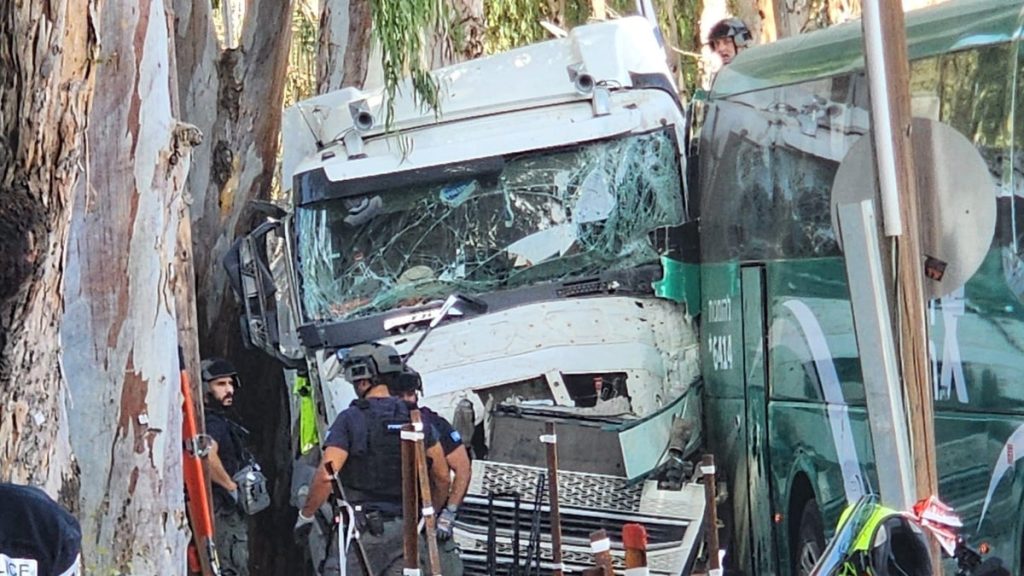 Internet InfoMedia truck ramming attack near israeli army base injures dozens suspect killed