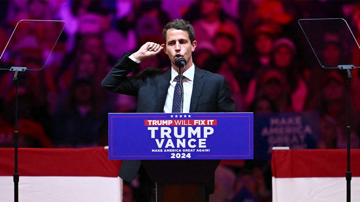 Trump denies knowing comedian who told crude joke about Puerto Rico: 'I have no idea who he is’ Internet InfoMedia trump denies knowing comedian who told crude joke about puerto rico i have no idea who he is