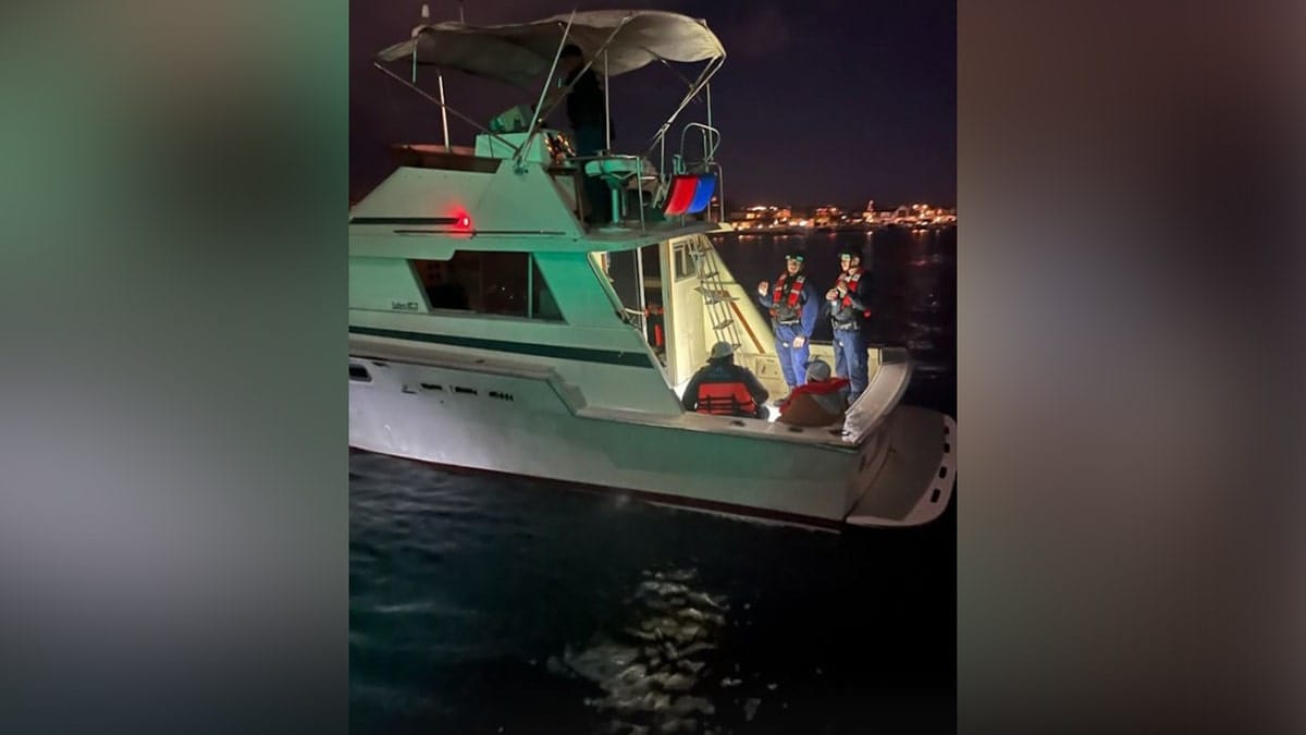 Coast Guard detains more than 20 migrants on boat off California coast Internet InfoMedia coast guard detains more than 20 migrants on boat off california coast