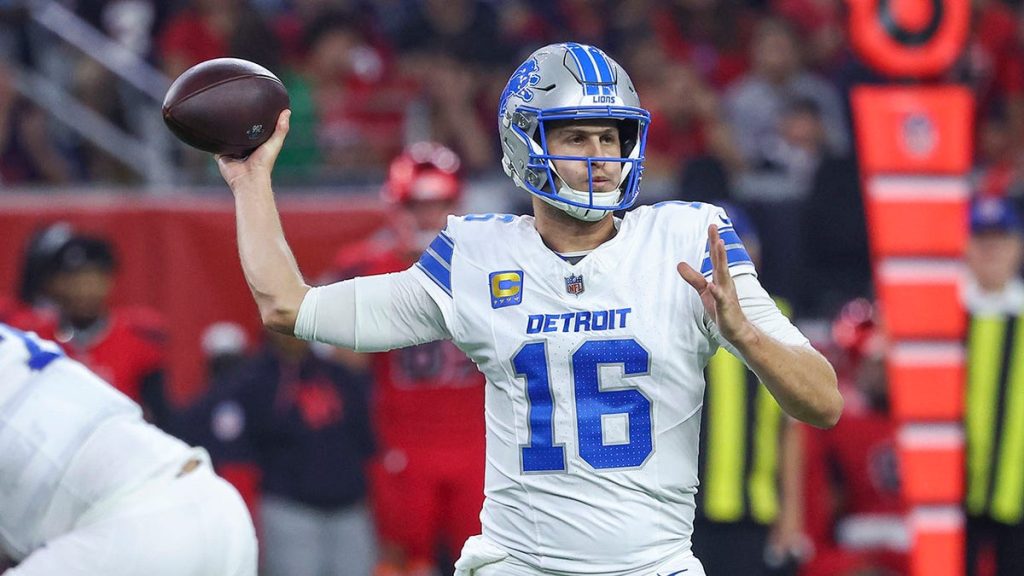 Internet InfoMedia lions jake bates drills game winning field goal to beat texans on night jared goff throws 5 interceptions