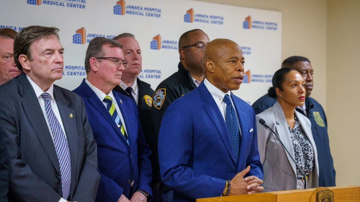 New York City police officer shot by career criminal on lifetime parole: 'Brazen, dangerous' Internet InfoMedia new york city police officer shot by career criminal on lifetime parole brazen dangerous