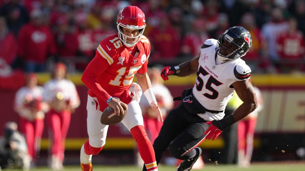 Internet InfoMedia chiefs patrick mahomes eases ankle injury concerns sets personal rushing mark on touchdown run