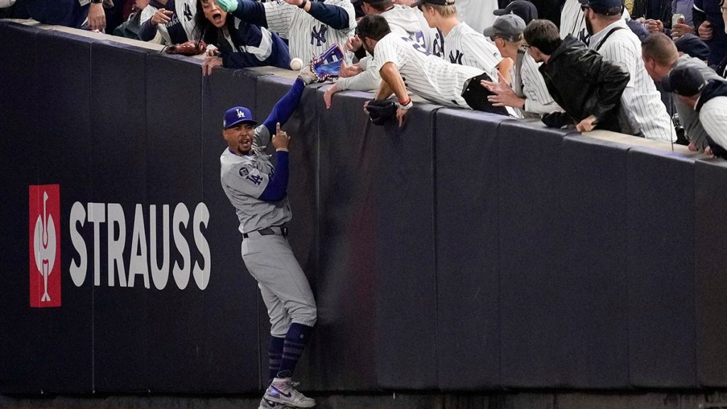 Internet InfoMedia dodgers mookie betts shares message to yankees fans who tried to pry ball out of his glove in world series