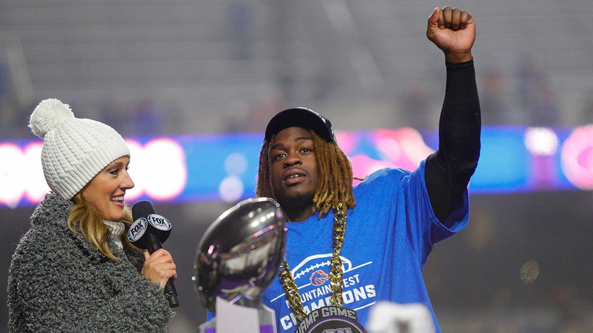 Heisman hopeful Ashton Jeanty points to his faith after playoff-bound Boise State wins Mountain West title Internet InfoMedia heisman hopeful ashton jeanty points to his faith after playoff bound boise state wins mountain west title