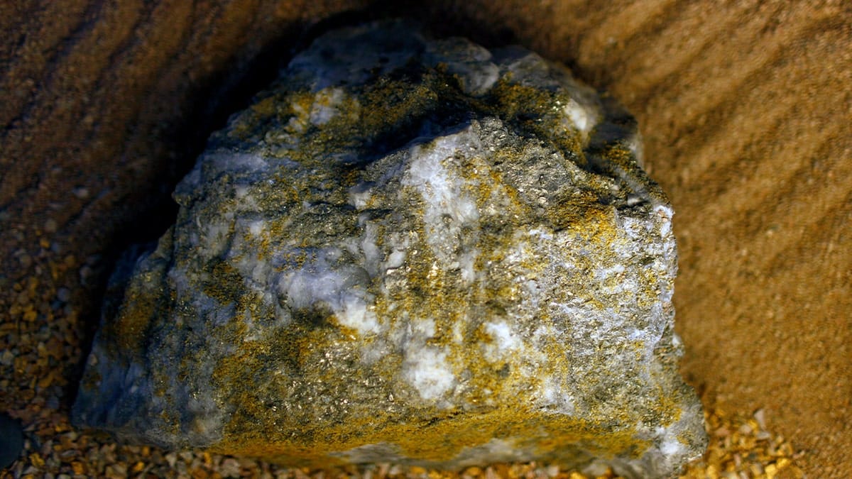 Largest gold deposit in the world worth $83 billion found in China Internet InfoMedia largest gold deposit in the world worth 83 billion found in china