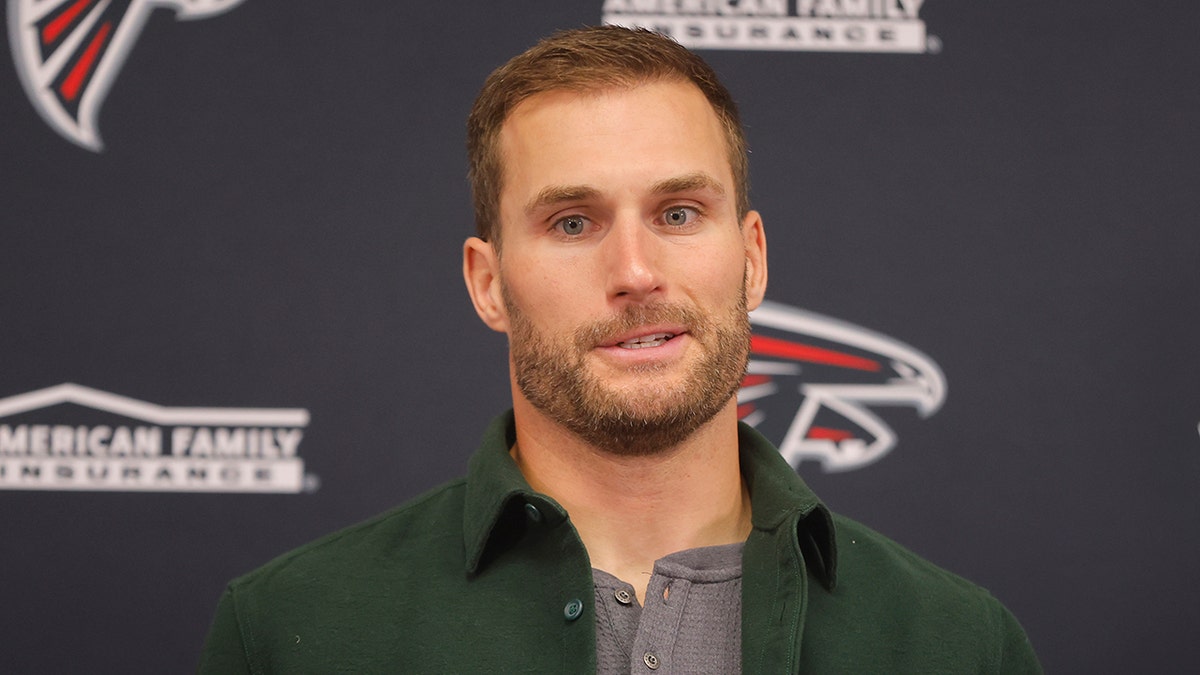 Michael Strahan gives hard truth to Kirk Cousins after rookie Michael Penix shines in first Falcons start Internet InfoMedia michael strahan gives hard truth to kirk cousins after rookie michael penix shines in first falcons start