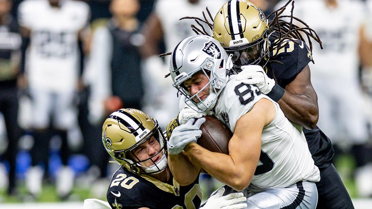 Raiders star tight end Brock Bowers breaks multiple rookie records vs Saints Internet InfoMedia raiders star tight end brock bowers breaks multiple rookie records vs saints
