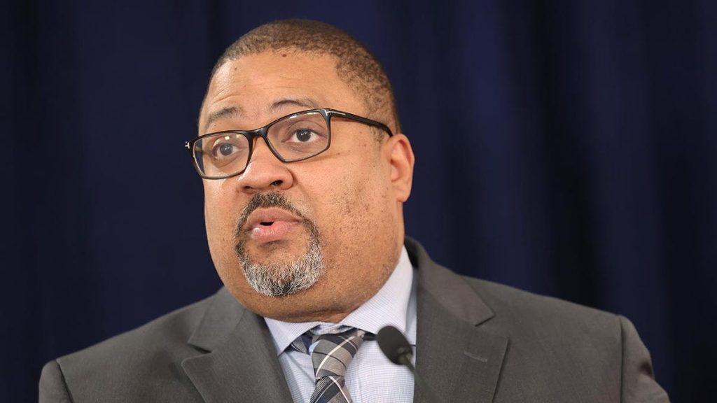 Internet InfoMedia trump admin urged to launch federal civil rights probe into manhattan das office after daniel penny trial