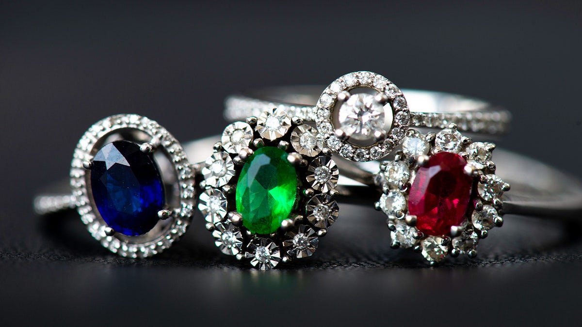 Internet InfoMedia blue niles valentines day sale dazzle your valentine with one of a kind jewelry