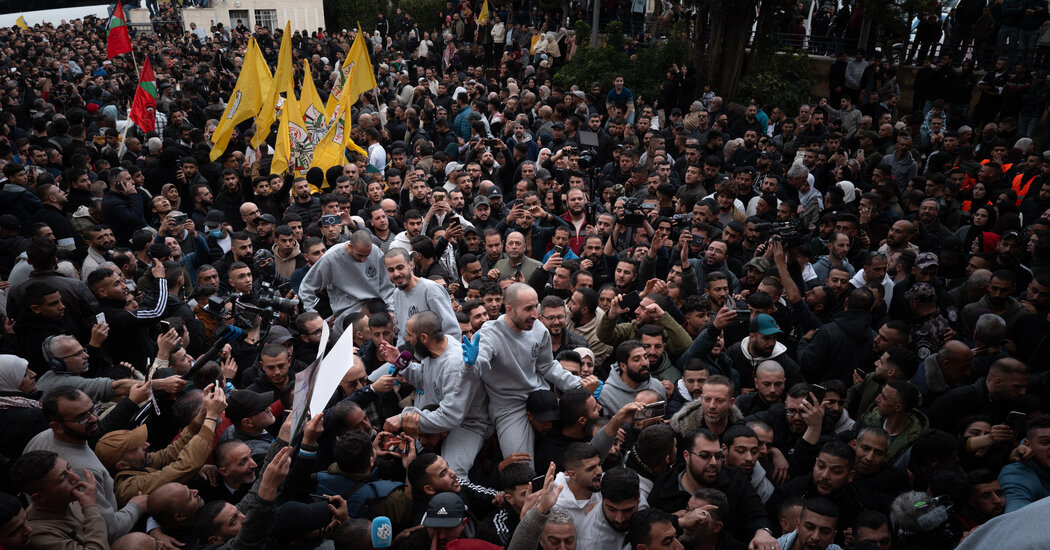 Internet InfoMedia israel frees 200 palestinian prisoners in second cease fire