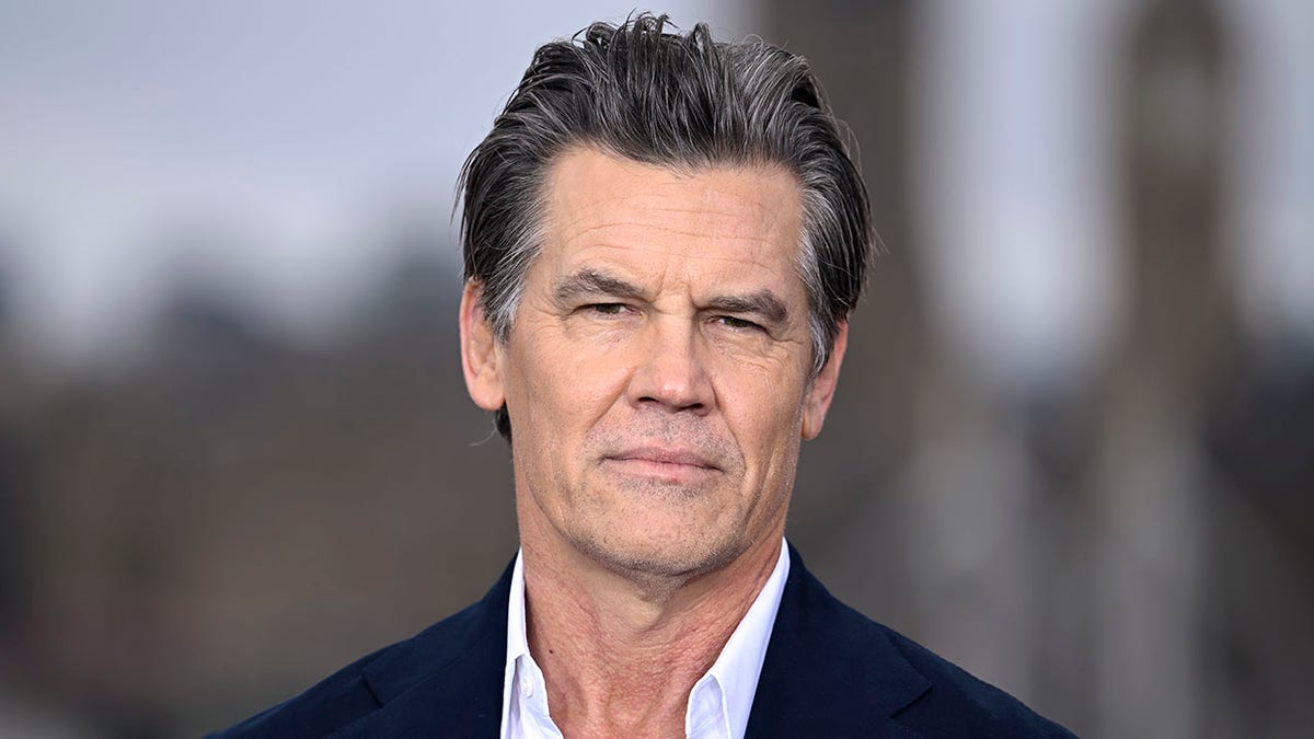 Internet InfoMedia josh brolin contracted bells palsy due to extreme stress