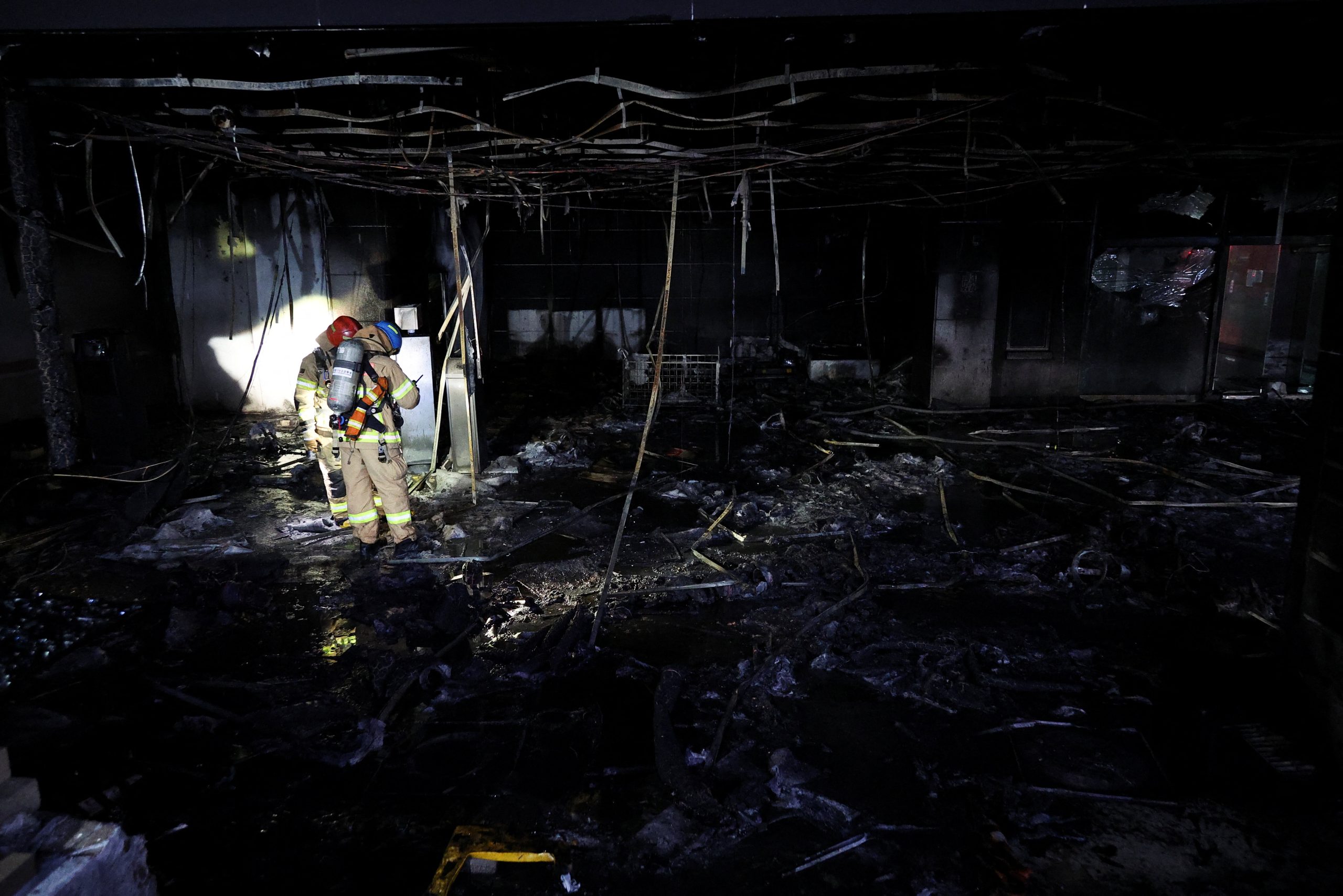 More Than 300 People Flee Building Fire in South Korea Internet InfoMedia more than 300 people flee building fire in south korea scaled