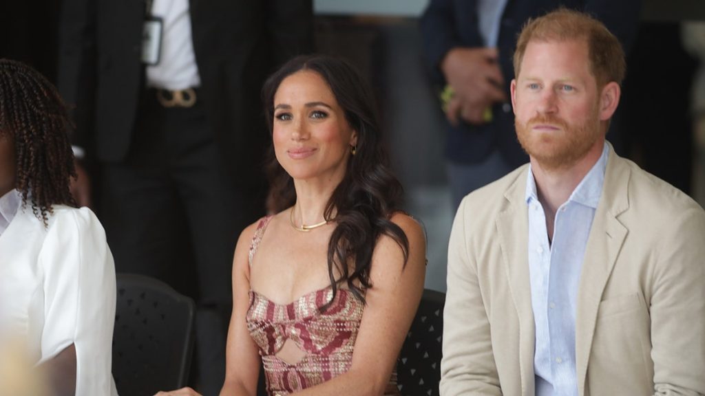 Internet InfoMedia prince harry meghan markle visit southern california to support wildfire victims recovery efforts