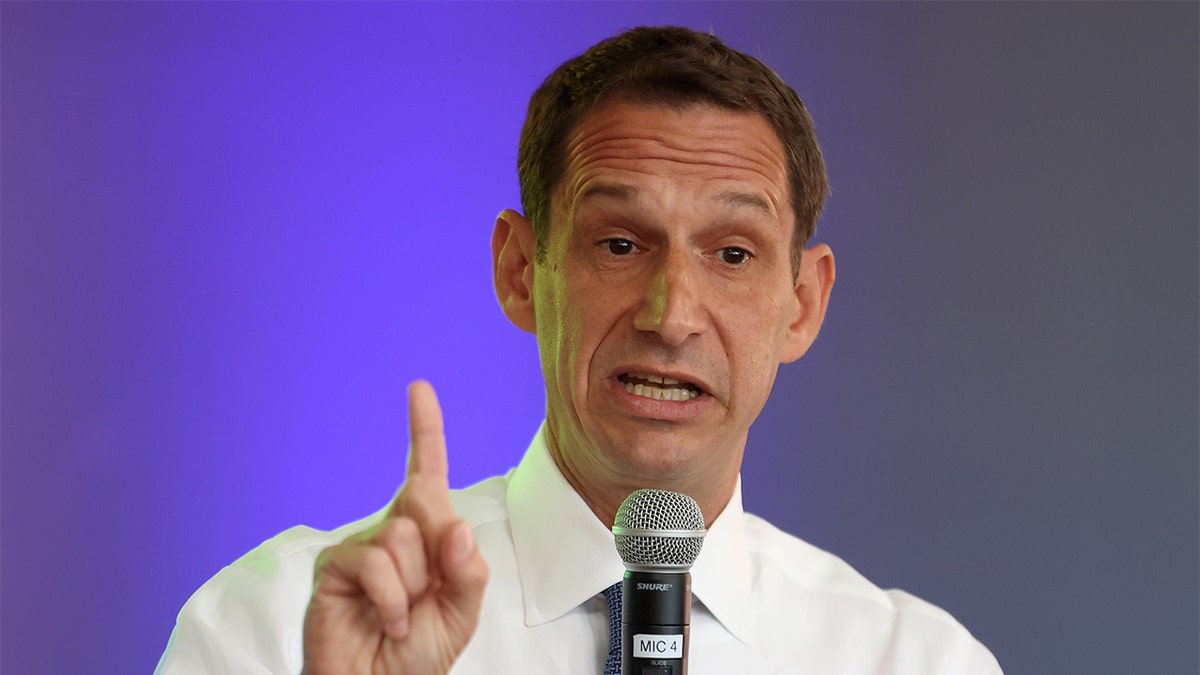 San Francisco mayor-elect promises worried resident that he'll clean up city, address homelessness crisis Internet InfoMedia san francisco mayor elect promises worried resident that hell clean up city address homelessness crisis