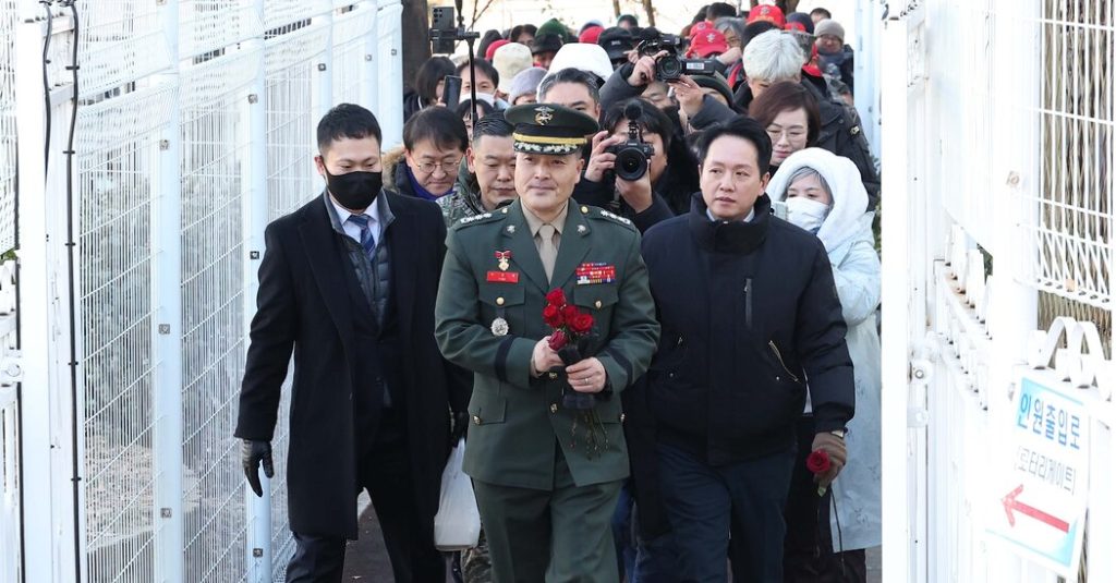 Internet InfoMedia south korean colonel who accused president of whitewash is acquitted