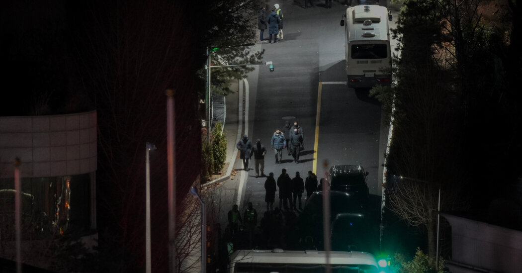 Internet InfoMedia south korean investigators try again to detain president yoon at his residence