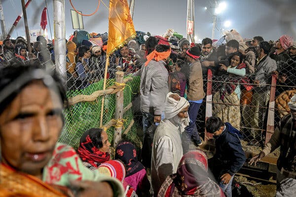 Internet InfoMedia stampede at indias maha kumbh mela hindu festival many feared dead