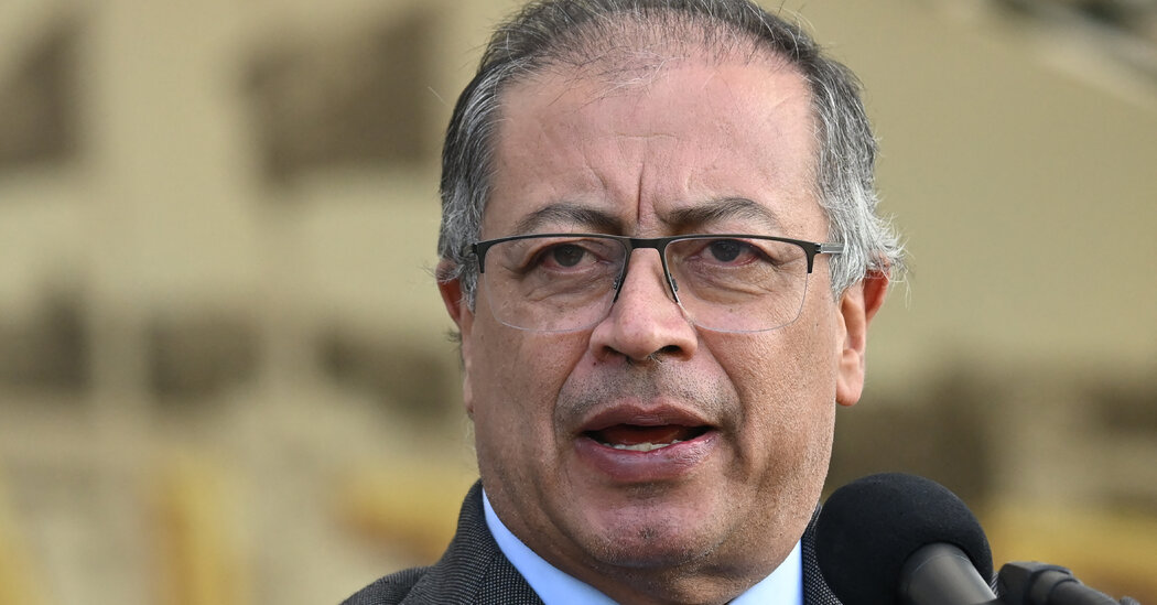 Trump Hits Colombia With Tariffs in Feud Over Military Deportation Flights Internet InfoMedia trump hits colombia with tariffs in feud over military deportation flights