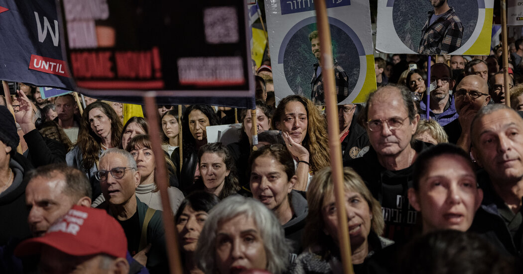 Internet InfoMedia 6 living hostages will be released to israel this weekend hamas says