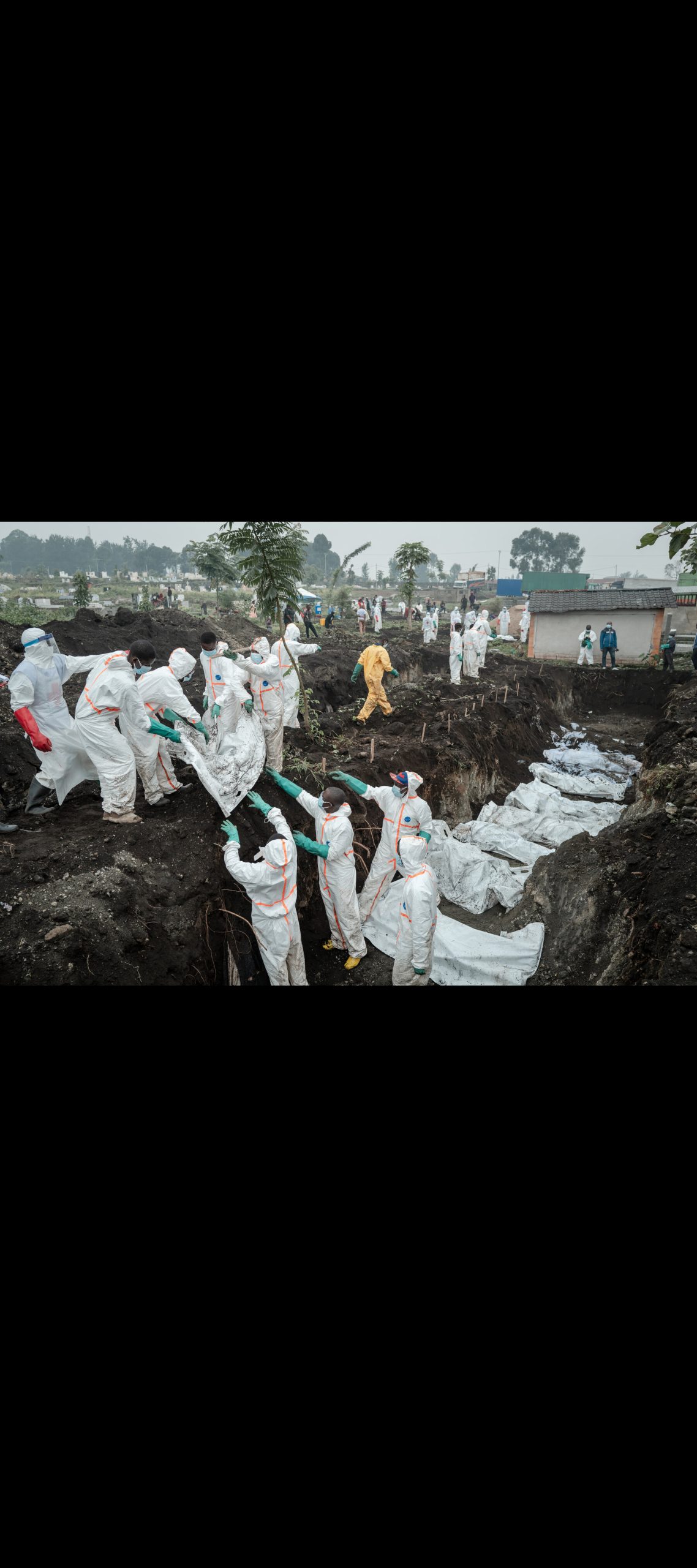 Congo Buries Its Dead After Rebel Assault Internet InfoMedia congo buries its dead after rebel assault scaled
