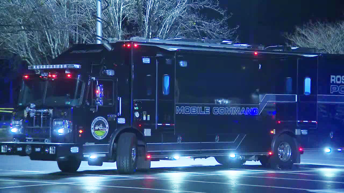 Georgia police officer shot, killed while responding to shopping center Internet InfoMedia georgia police officer shot killed while responding to shopping center