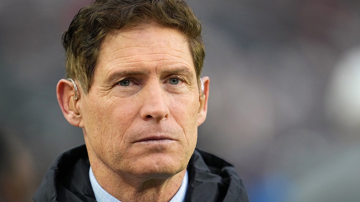 Internet InfoMedia hall of famer steve young weighs in on aaron rodgers nfl future as possible divorce with jets looms