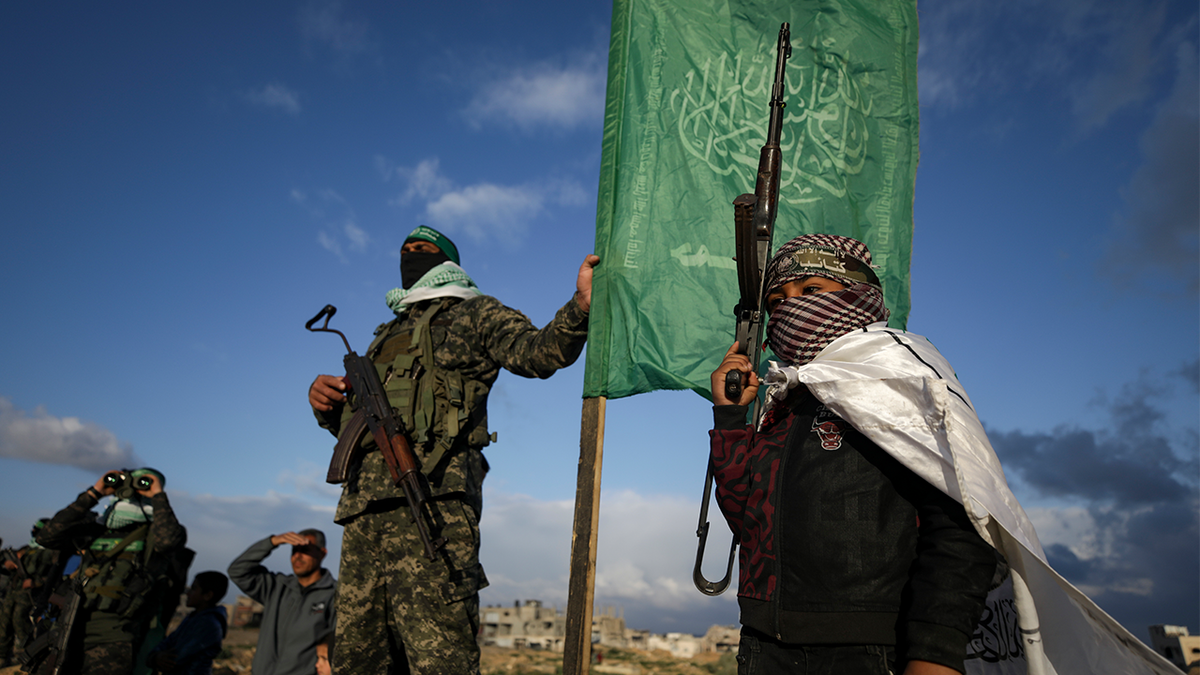 Hamas releases more hostages in exchange for more than 600 Palestinian prisoners as part of ceasefire deal Internet InfoMedia hamas releases more hostages in exchange for more than 600 palestinian prisoners as part of ceasefire deal