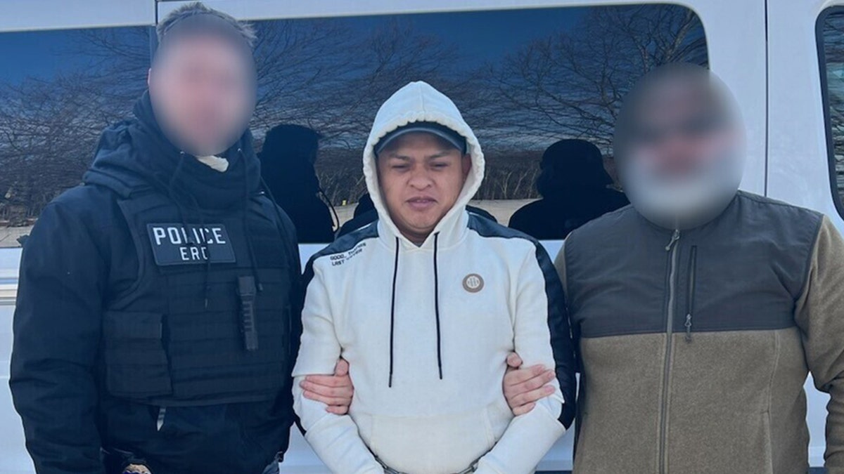 Previously deported Guatemalan man convicted of crimes in US arrested in New York Internet InfoMedia previously deported guatemalan man convicted of crimes in us arrested in new york