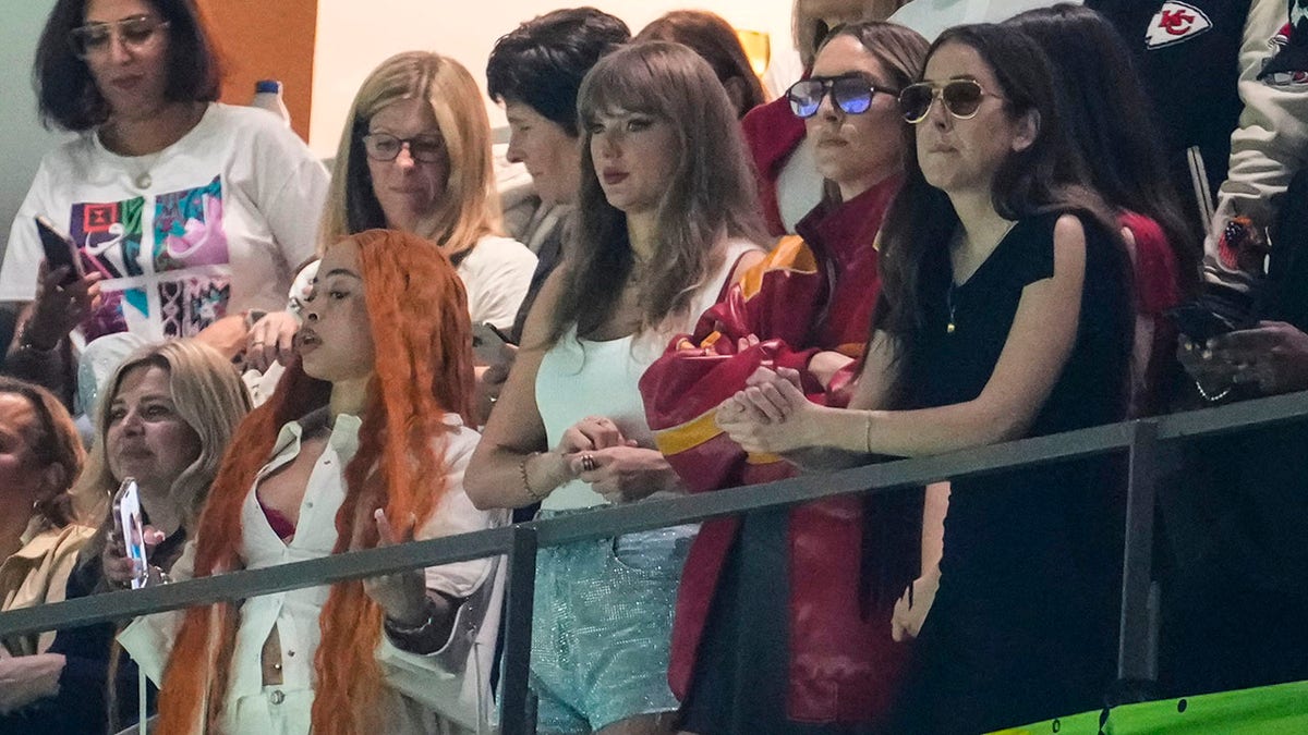 Internet InfoMedia trump mocks taylor swift chiefs after she was booed during super bowl