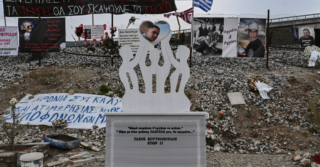 Internet InfoMedia workers strike across greece on anniversary of deadly train crash