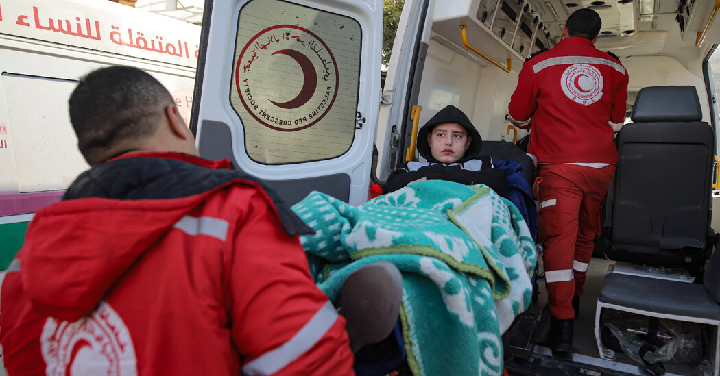 Wounded Gazans Begin to Leave for Egypt Through Reopened Rafah Crossing Internet InfoMedia wounded gazans begin to leave for egypt through reopened rafah crossing