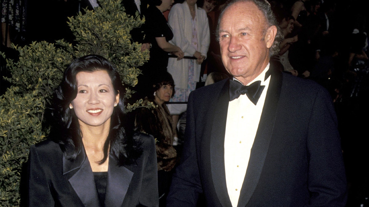 Internet InfoMedia gene hackmans wife was super protective of husband 3 dogs