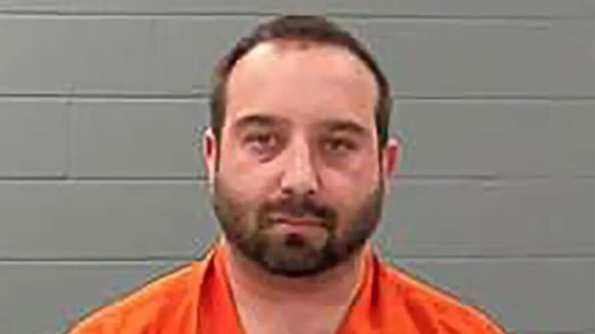 Internet InfoMedia indiana cop charged after forcing daughter 6 to stand in freezing cold with threatening sign