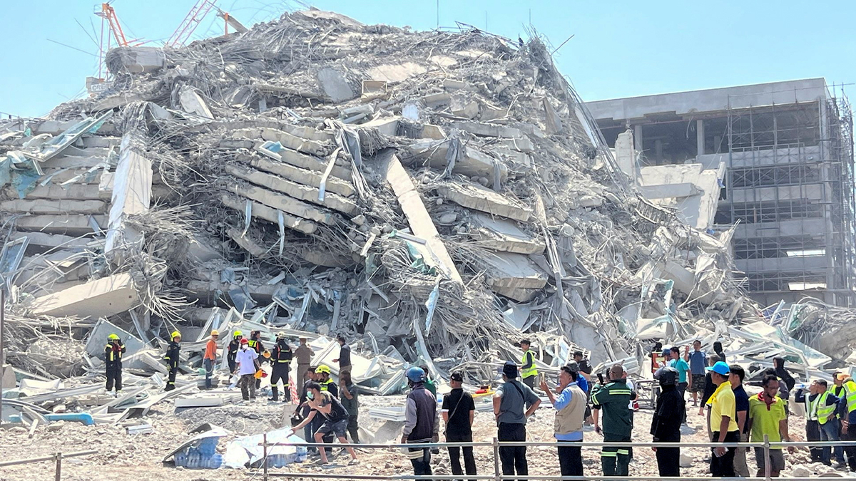 Massive 7.7 magnitude earthquake rocks Thailand, Burma, causing buildings to collapse Internet InfoMedia massive 7 7 magnitude earthquake rocks thailand burma causing buildings to collapse