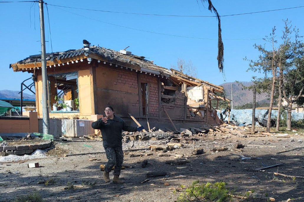 Internet InfoMedia south korean fighter jets mistakenly bomb village leaving 7 injured