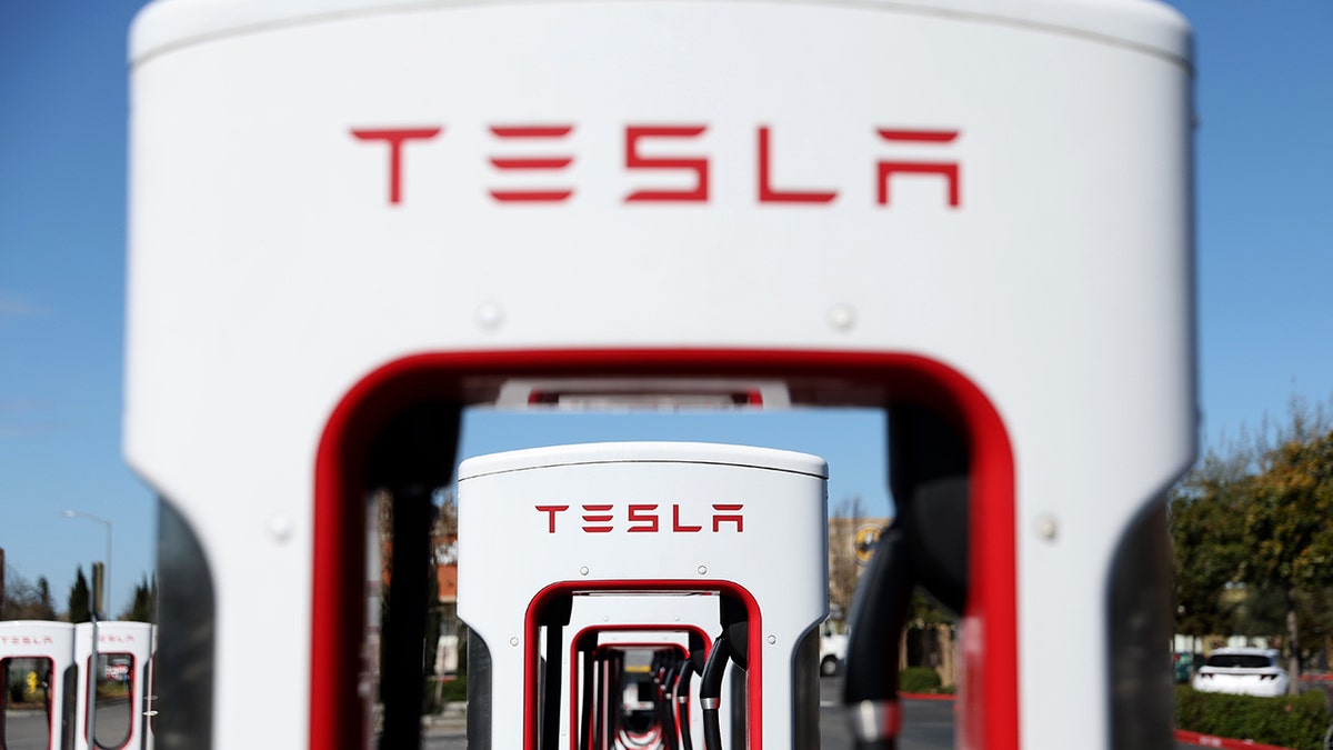 Tesla charging stations in Massachusetts 'intentionally set' on fire, police say Internet InfoMedia tesla charging stations in massachusetts intentionally set on fire police say