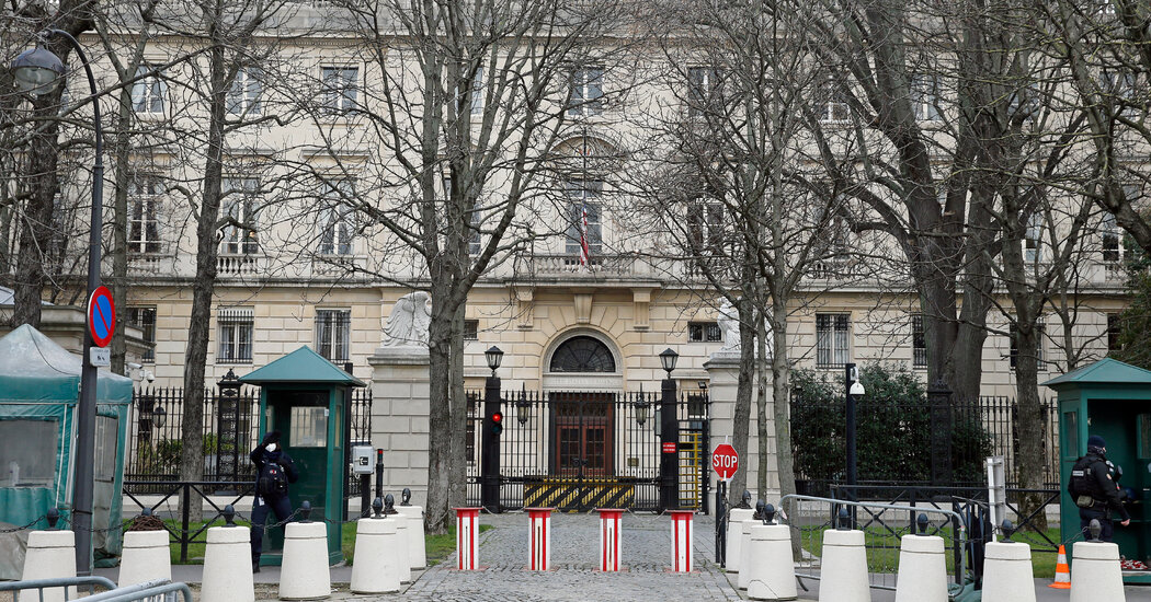 Internet InfoMedia u s presses french companies to comply with trumps anti diversity policies