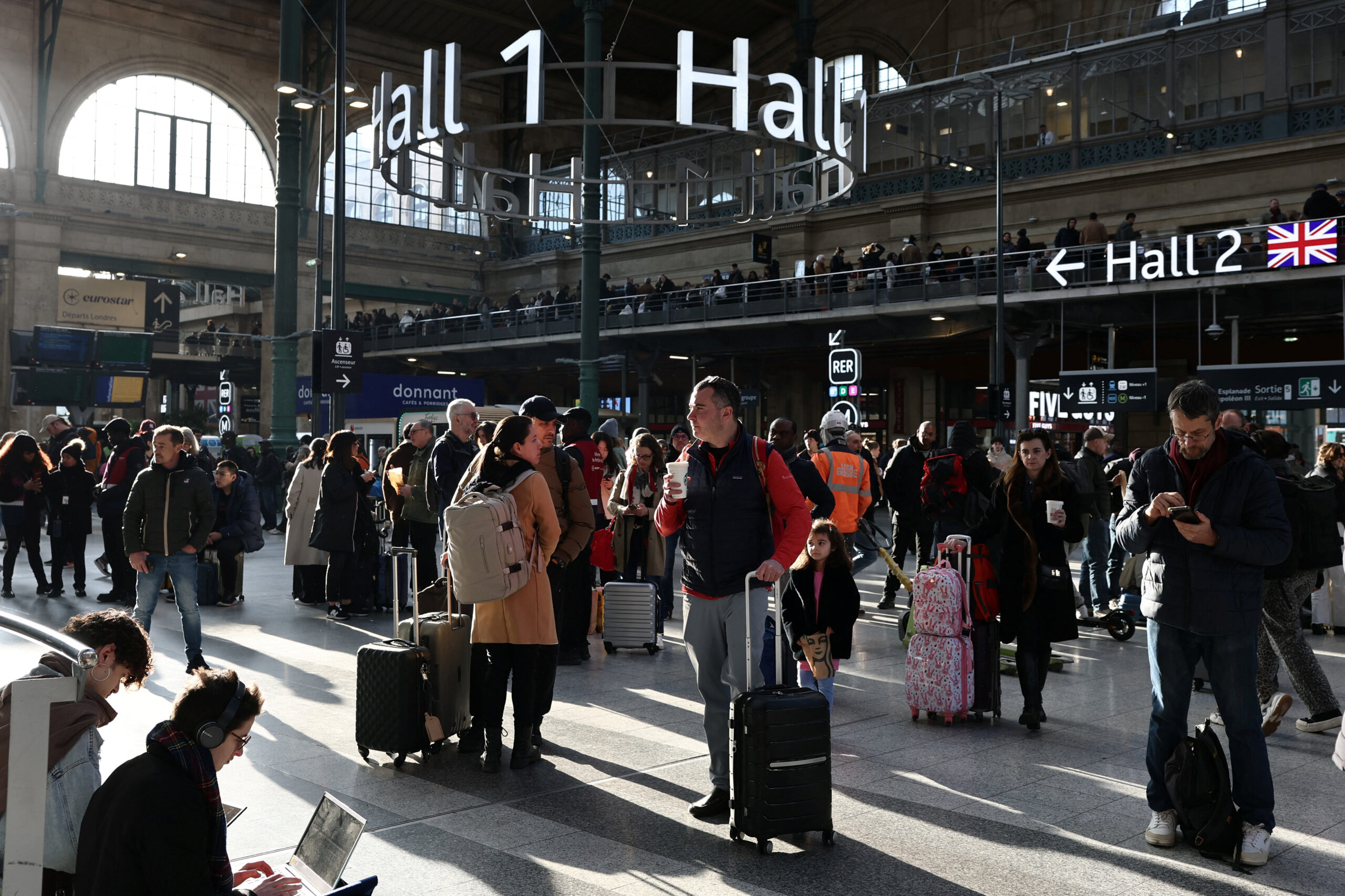 Internet InfoMedia unexploded world war ii bomb found at gare du nord in paris halts trains scaled