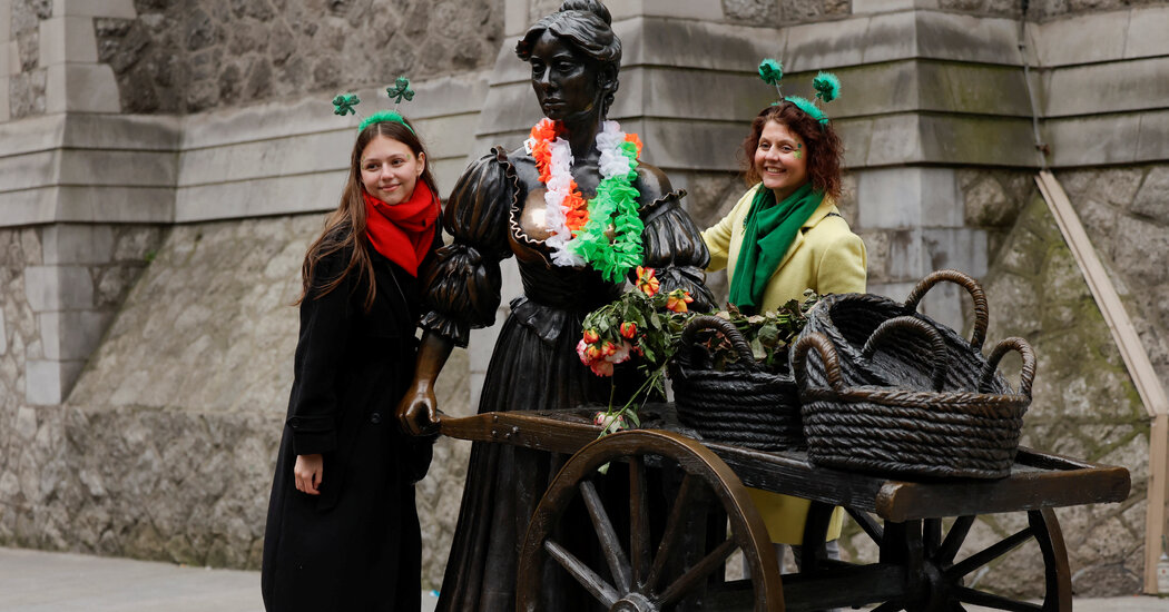 Dublin Acts to Protect Molly Malone Statue Internet InfoMedia dublin acts to protect molly malone statue