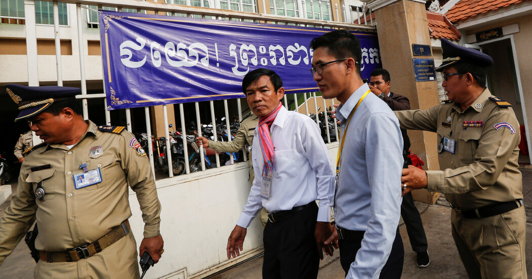 Internet InfoMedia in a strongman state a trump order extinguishes flickers of freedom