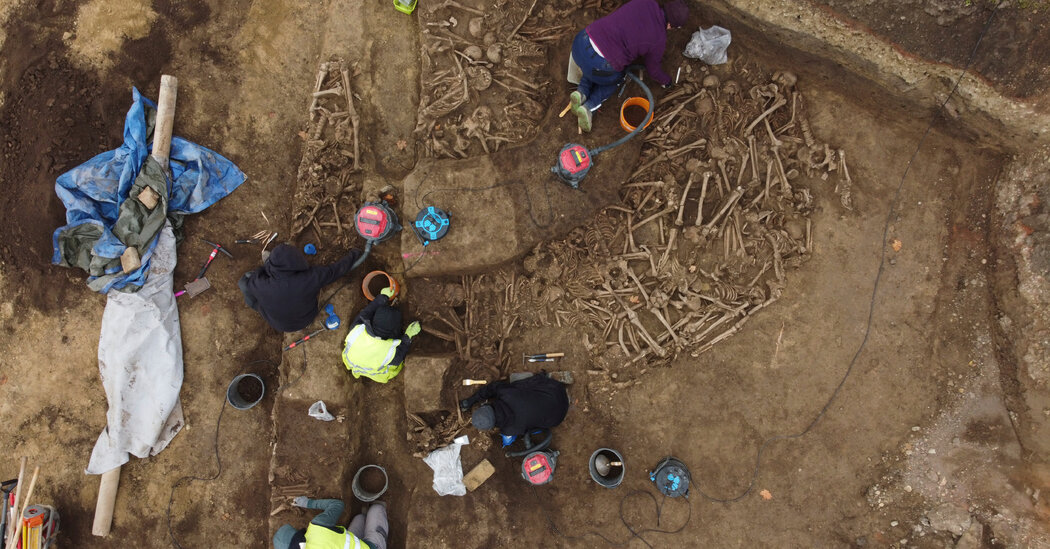 Internet InfoMedia roman empire skeletons found under vienna soccer field