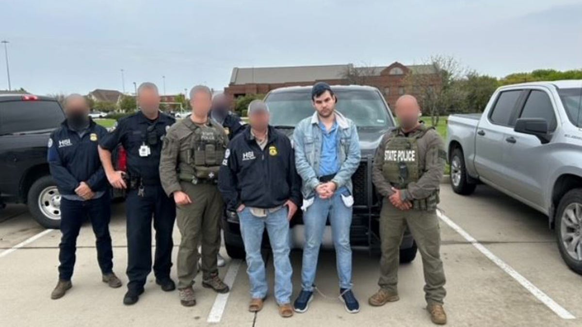 Texas man who allegedly threatened to kill ICE agents, harm DHS Secretary Kristi Noem ordered to stay in jail Internet InfoMedia texas man who allegedly threatened to kill ice agents harm dhs secretary kristi noem ordered to stay in jail