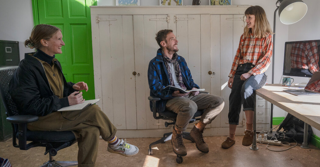 Internet InfoMedia the uk government wouldnt ban smartphones in schools these parents stepped up