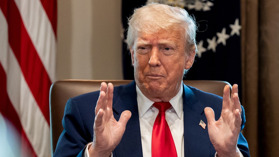 Internet InfoMedia trump takes on hollywood alcatraz calls pope donald image a joke