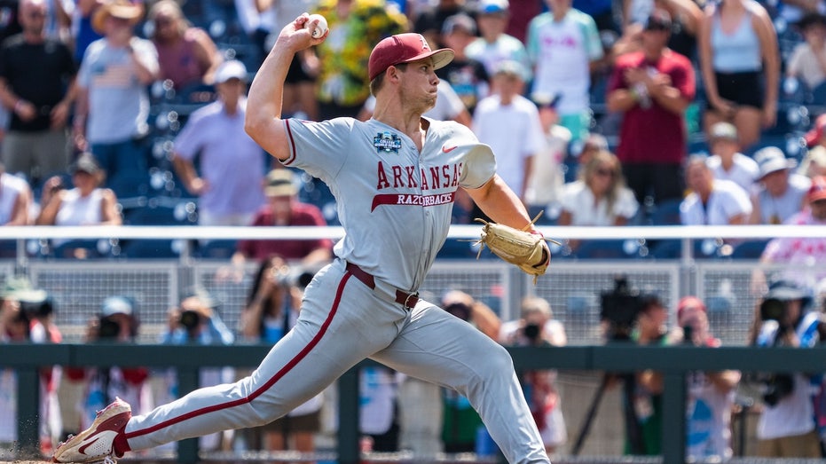 Arkansas baseball star pitches historic no-hitter in College World Series Internet InfoMedia arkansas baseball star pitches historic no hitter in college world series
