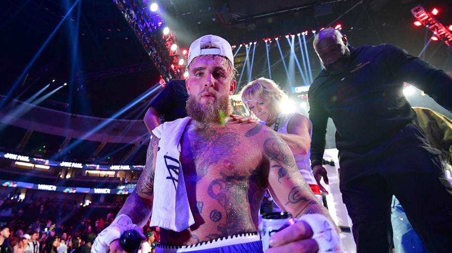Internet InfoMedia jake paul tells booing crowd shut the f k up after beating julio cesar chavez